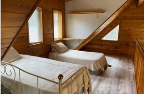 1 bedroom, bed sheets