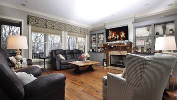 Smart TV, lareira, videogames, DVD player