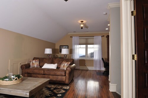 Unwine'd With a View