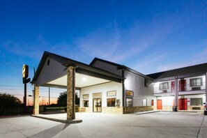 Exterior - Palace Inn Baytown Spur TX-330 (Baytown)