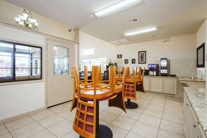 Interior - Palace Inn Baytown Spur TX-330 (Baytown)