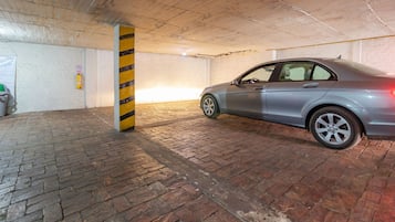 Self-parking (surcharge) 9000 per night