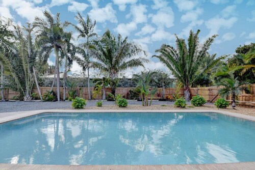 Bliss Near Beach w/ Guest House + Salt Heated Pool