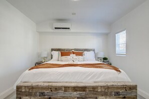 4 habitaciones, escritorio, tabla de planchar con plancha y wifi 