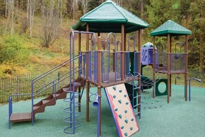 Children’s area - 1 Bedroom Premium - Marriott's StreamSide at Vail - Birch, Douglas, and Evergreen - Full Resort Acce (Vail)