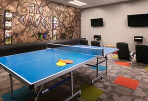 Games room - 1 Bedroom Premium - Marriott's StreamSide at Vail - Birch, Douglas, and Evergreen - Full Resort Acce (Vail)