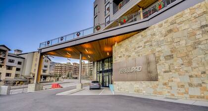 Heart of Canyons Village - Ski in/ Ski out Studio condo - Free bottle of wine!