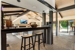 Dining - Dundee Landing: A Luxurious Wine Country Estate (Dundee)