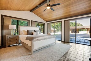 4 soverom, strykejern/-brett, reiseseng for barn og wi-fi (inkludert)