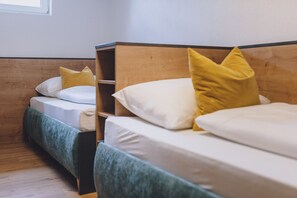 2 makuuhuonetta, silitysrauta/-lauta, ilmainen Wi-Fi, vuodevaatteet