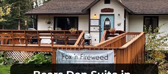 Bear's Den Apt of the Main House of Fox 'n Fireweed (private bath)