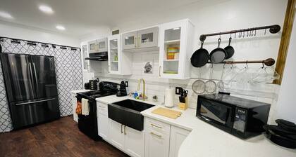 4beds 2.5baths 5min. drive to Rancho Bernardo Inn, Clubhouse, Starbucks, etc,.