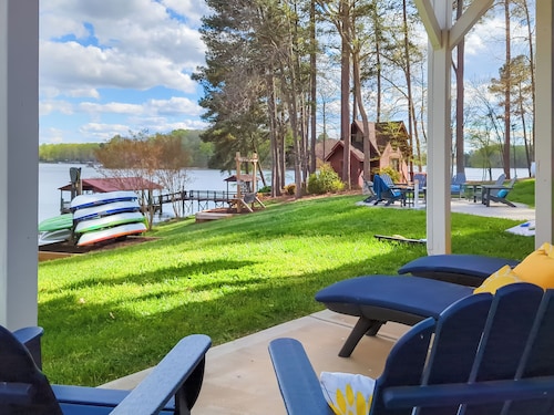 Edgewater Escape - Your ultimate lakefront retreat for unforgettable family fun and relaxation