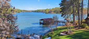 Private Cove Lakefront • Dock • Hot Tub • Firepit • Game Room • Sleeps 14