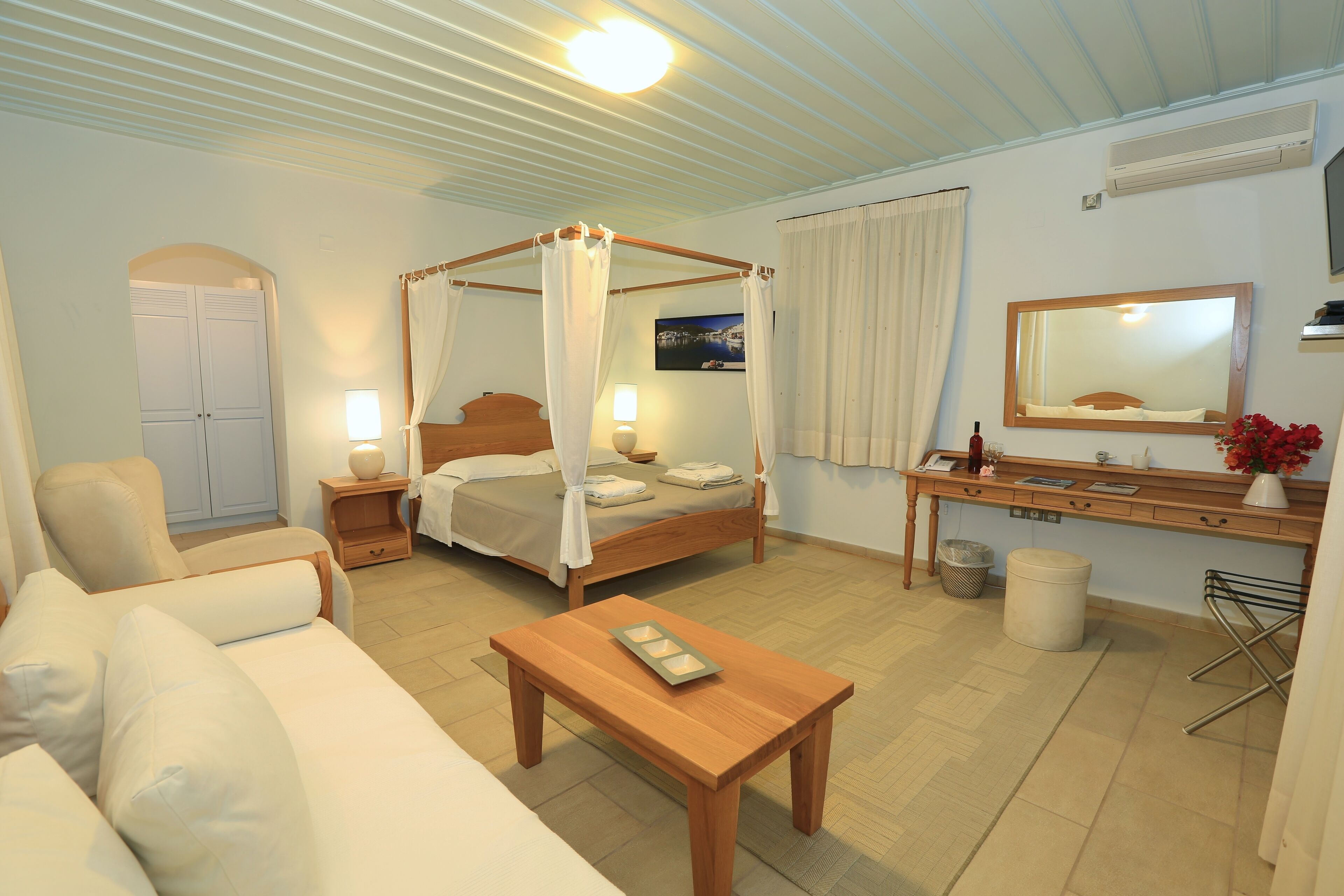 Hypo-allergenic bedding, pillow-top beds, in-room safe