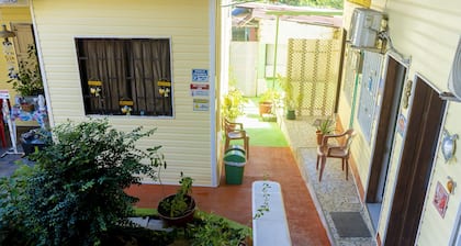 Desayuno incluido- 6 beds- privado-apartamento-no somos hostal-bilingual