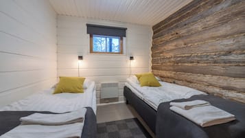 Panoramic Cabin, Multiple Beds, Non Smoking | 2 bedrooms, iron/ironing board, free WiFi, bed sheets