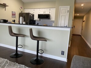 Fridge, microwave, oven, stovetop - Golf & Beach Getaway (Myrtle Beach)