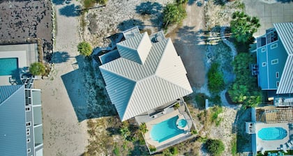 Sleeps 16! Across from beach! POOL! Close to downtown! Downstairs apartment!