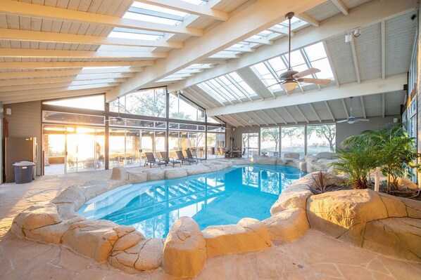 Innenpool, beheizter Pool