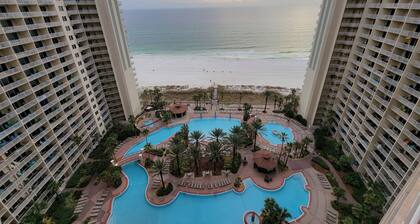 GUEST Will find pool & Pure Shore Galore, Highly Rated Unit & Owner! Sleeps 6