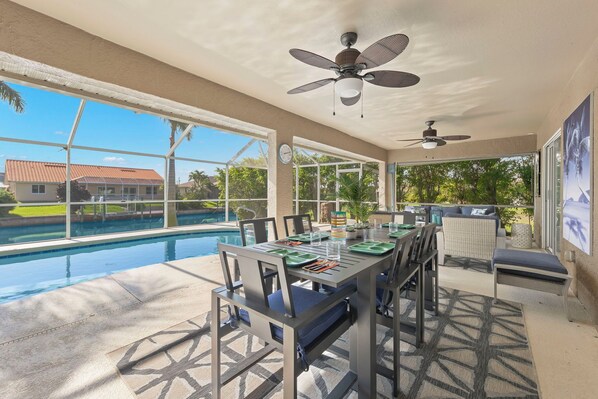 Outdoor dining