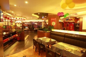 Dining - Suofeike Hotel (Pinghe)