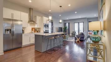 Microones, forn, placa de cuina i rentaplats