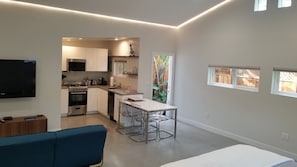 1 chambre, fer et planche à repasser, Wi-Fi gratuit, draps fournis