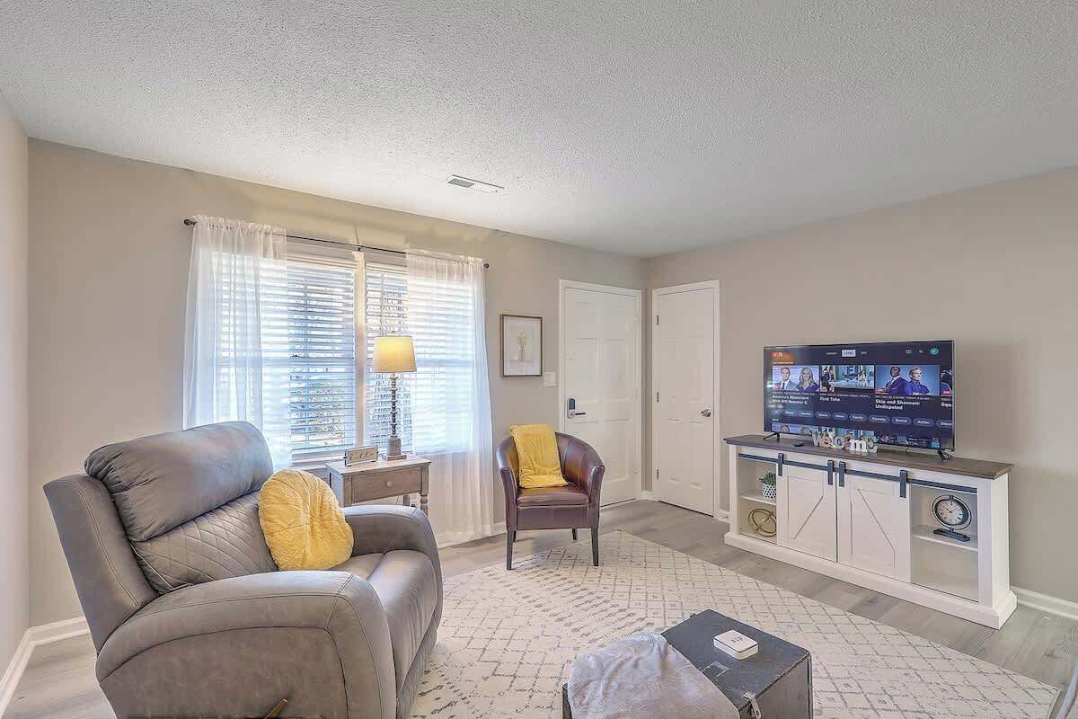 Televisión, videojuegos y oficina 