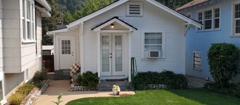 River's Pace Cottage near the River & Downtown