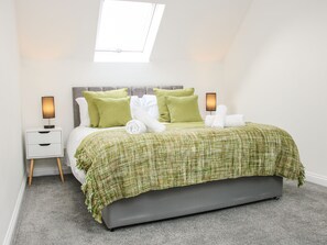 Cottage | 2 bedrooms, individually decorated, individually furnished, free WiFi - The Little Beehive (Worcester)