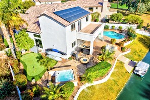 Exterior - Modern 3bd3bth w/ misters, pool/spa, pool table, kayaks/pedal boat/bikes/fishing (Chandler)