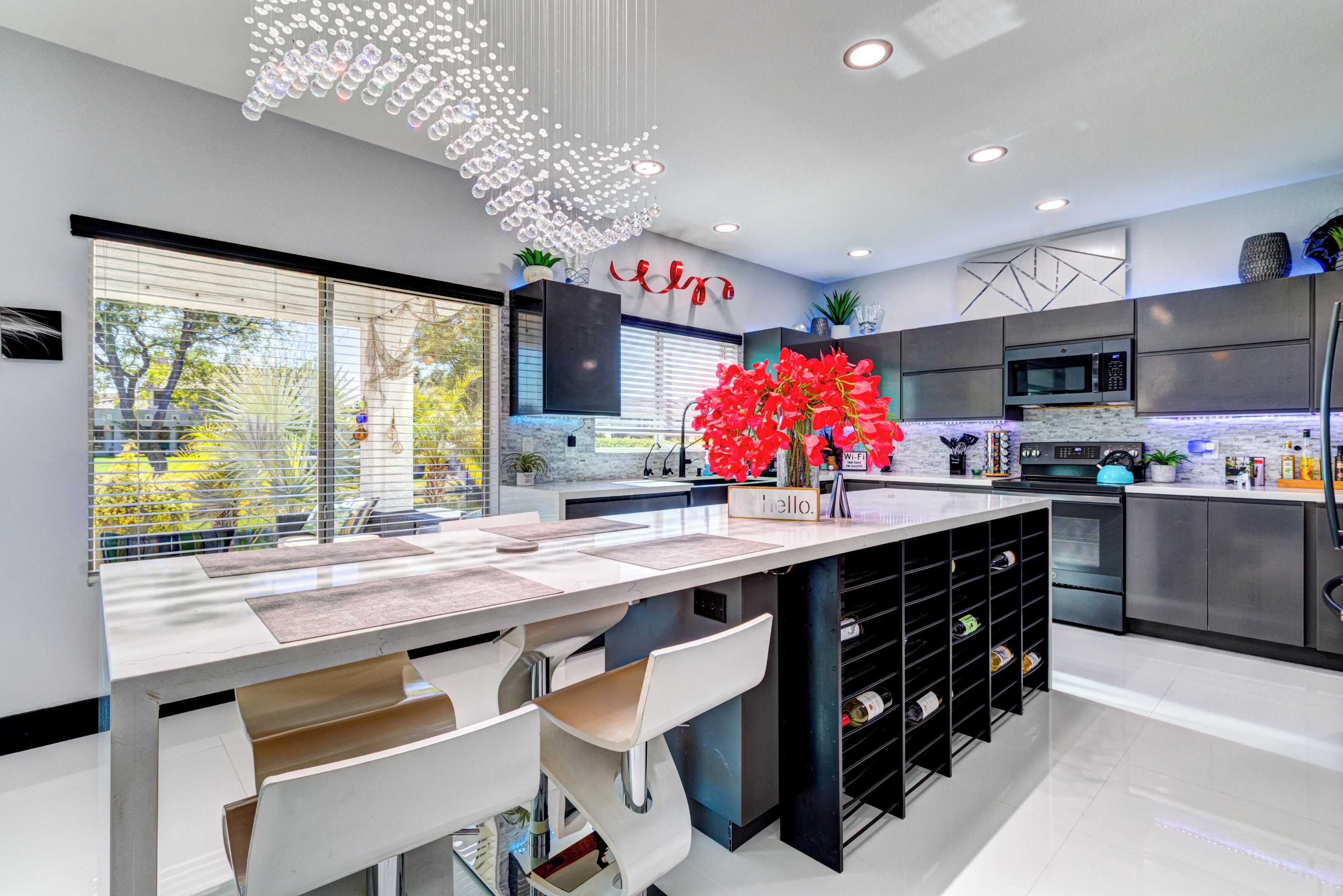 ثلاجة، ميكروويف، فرن، موقد طهي مسطح