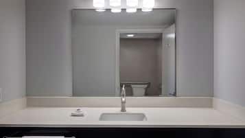 Ducha y bañera combinadas y toallas