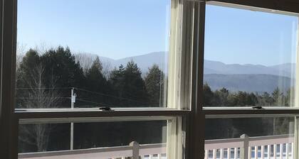 Spectacular views and close to three ski areas; Stowe, Smuggler’s and Jay Peak.