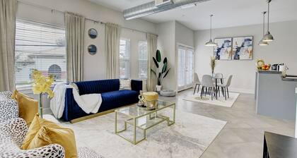 Downtown Houston| Superior 2 Br Condo w/ Balcony mins from Medical Ctr/Galleria