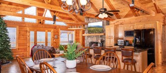 STUNNING View, PRVT Mountain Cabin, Sauna, MovieRm