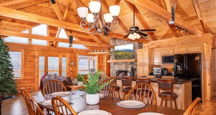 STUNNING View, PRVT Mountain Cabin, Sauna, MovieRm