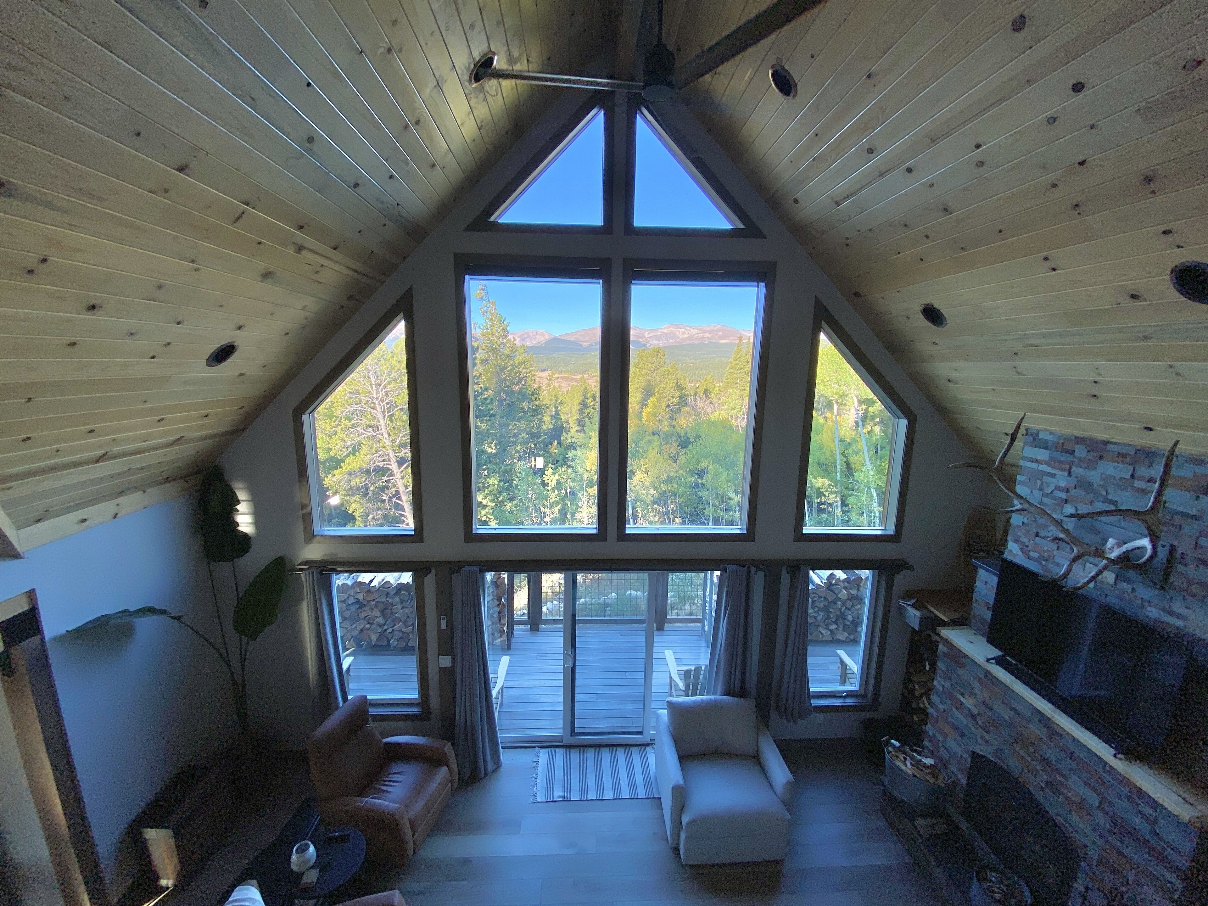 Smart TV, fireplace, DVD player, ping pong