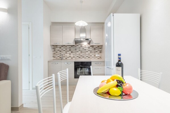 Dining - Stibbert Apartment in Florence by Mmega (Firenze)