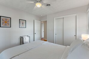 3 bedrooms, desk, iron/ironing board, WiFi