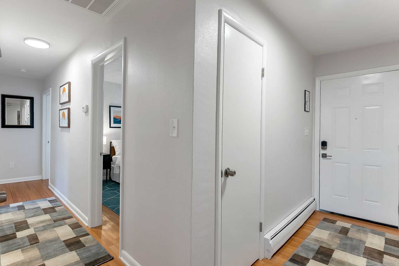 3 Bedroom Gem Next to ORF! Central Hampton Roads! 3 BR 2 BA + WIFI