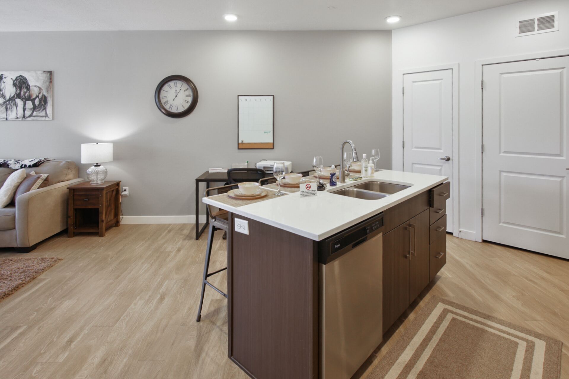 Pets Stay Free Amazing Apartment With a Hot Tub!