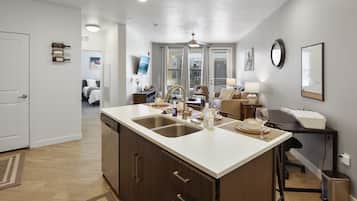 1 bedroom, desk, iron/ironing board, free WiFi