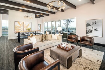 Amazing Apartment With a Hot Tub!