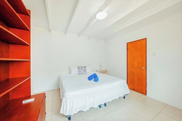 7 makuuhuonetta, silitysrauta/-lauta, Wi-Fi, vuodevaatteet