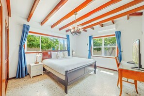 7 chambres, fer et planche à repasser, Wi-Fi, draps fournis