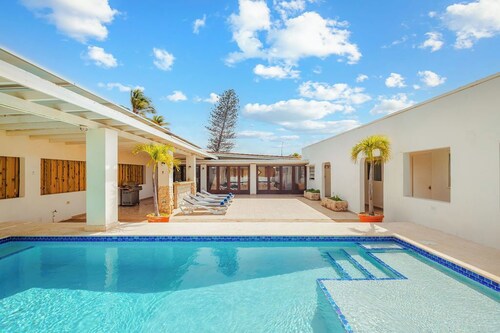 Villa Allegra ~ Family Vacation Home w/ Pool & BBQ