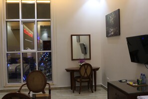 Suite estudio junior, 1 cama de matrimonio grande, vistas a la ciudad | Terraza o patio